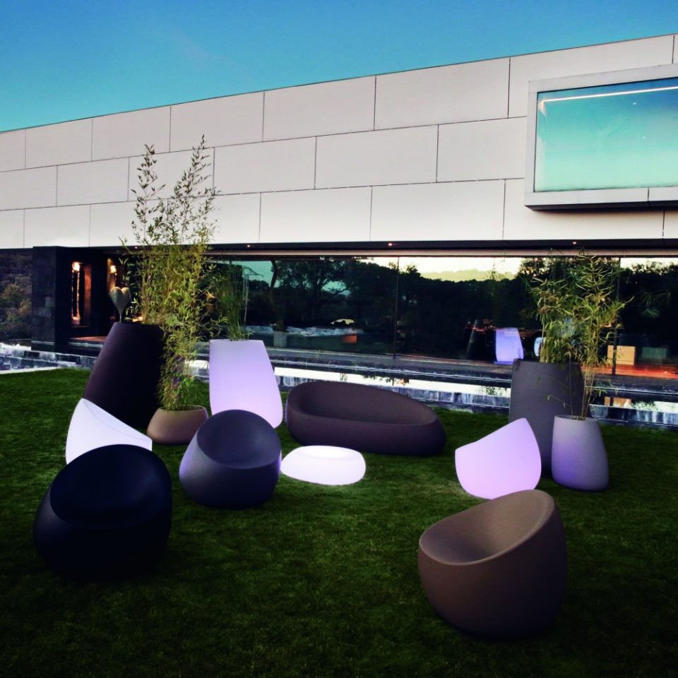 muebles de exterior con luz