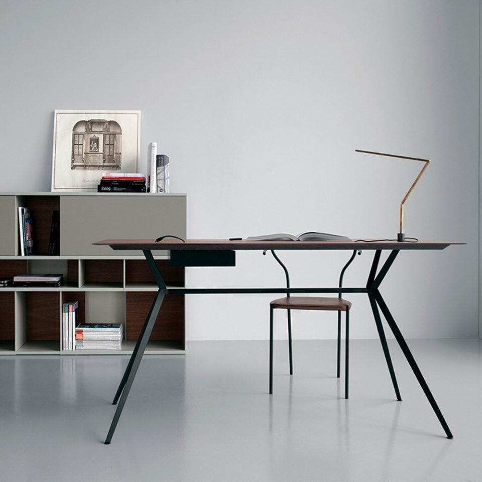 Mesa de ordenador para oficina FRED, en metal y madera color roble 